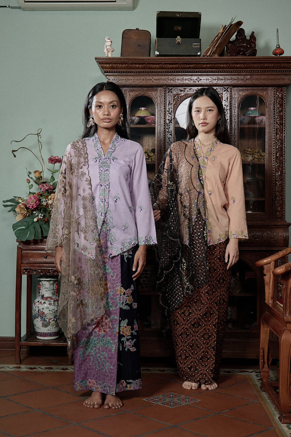 AZIZAH KEBAYA SULAM TOP IN SOFT PEACH