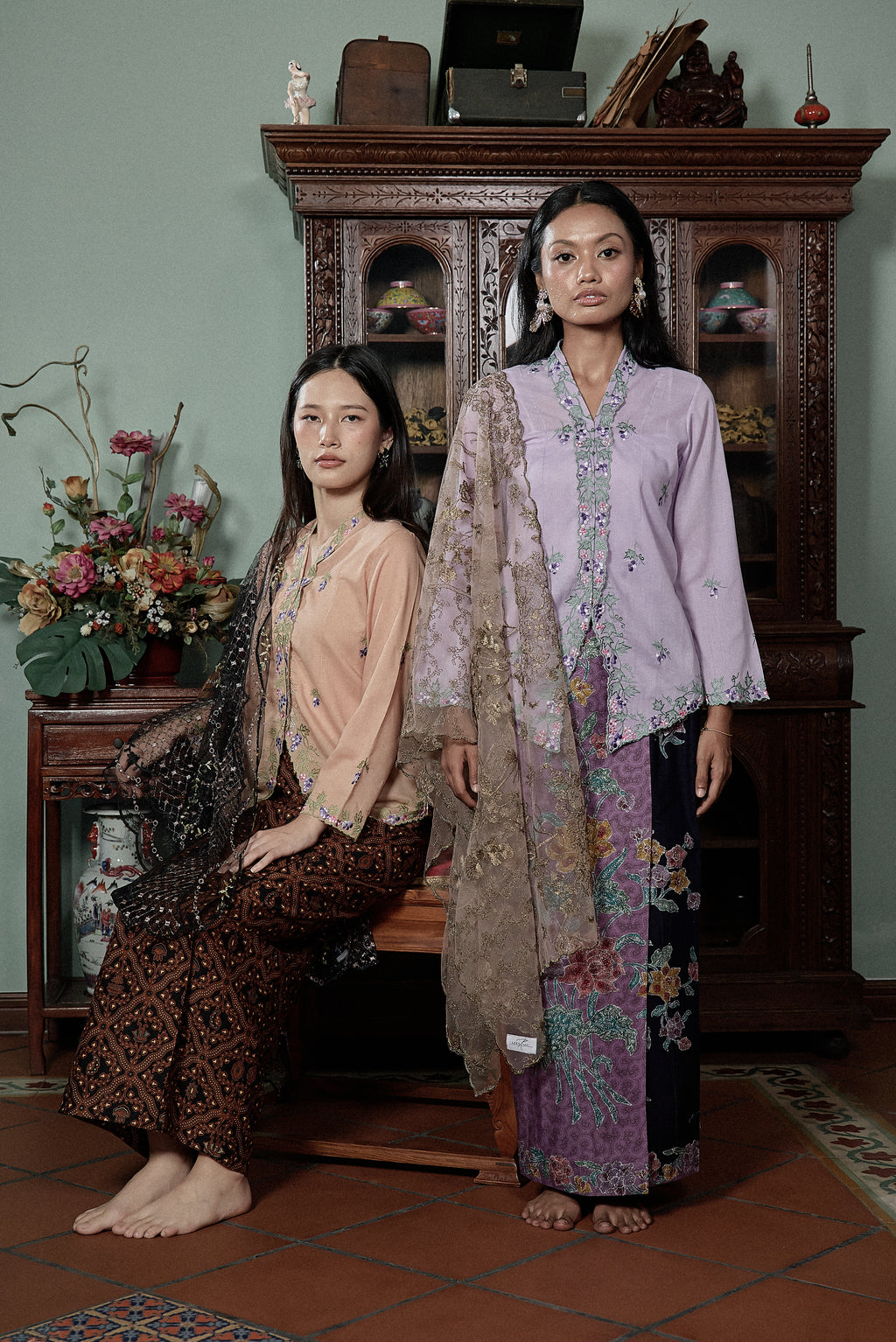 AZIZAH KEBAYA SULAM TOP IN LILAC