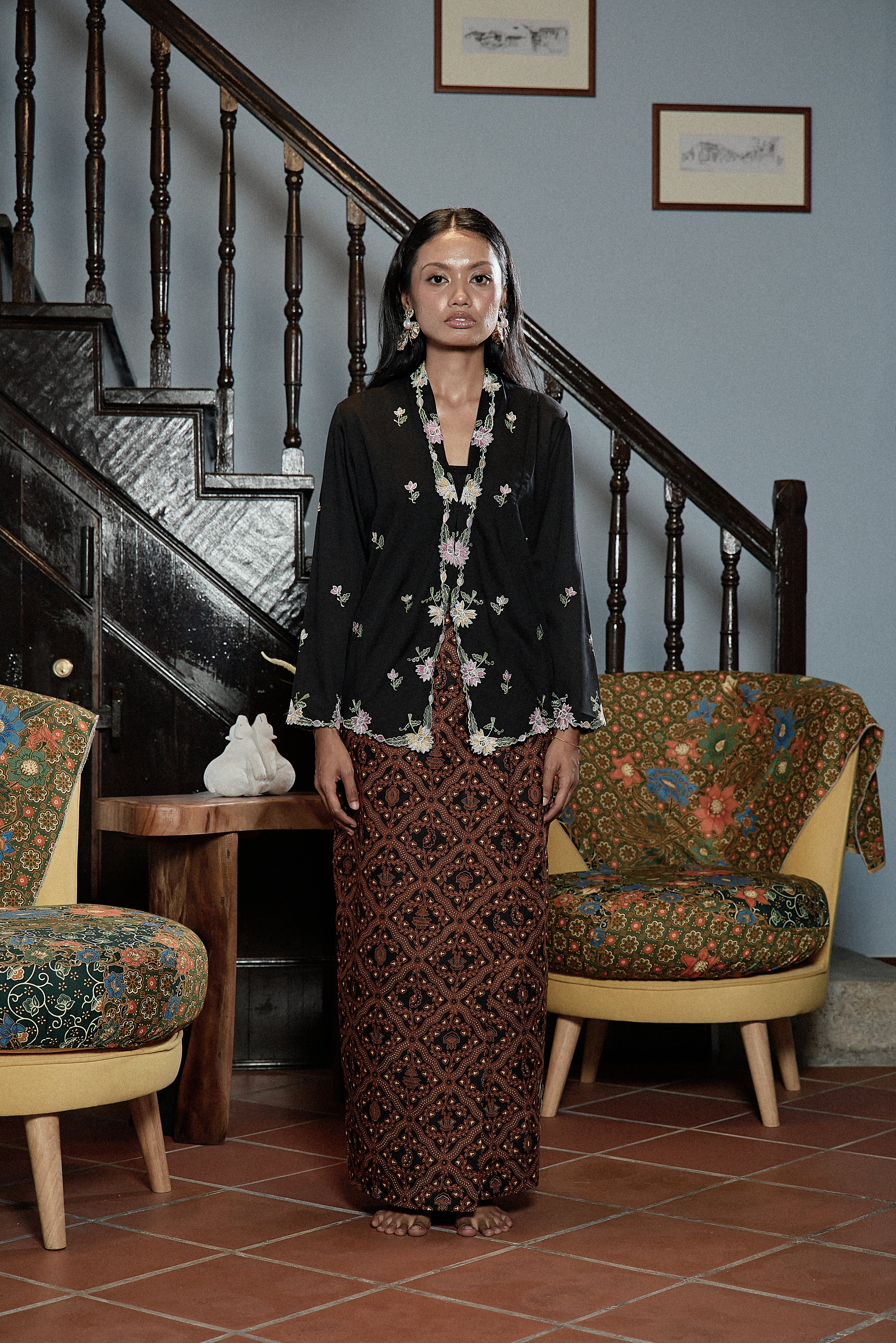 AZIZAH KEBAYA SULAM TOP IN CINCAU