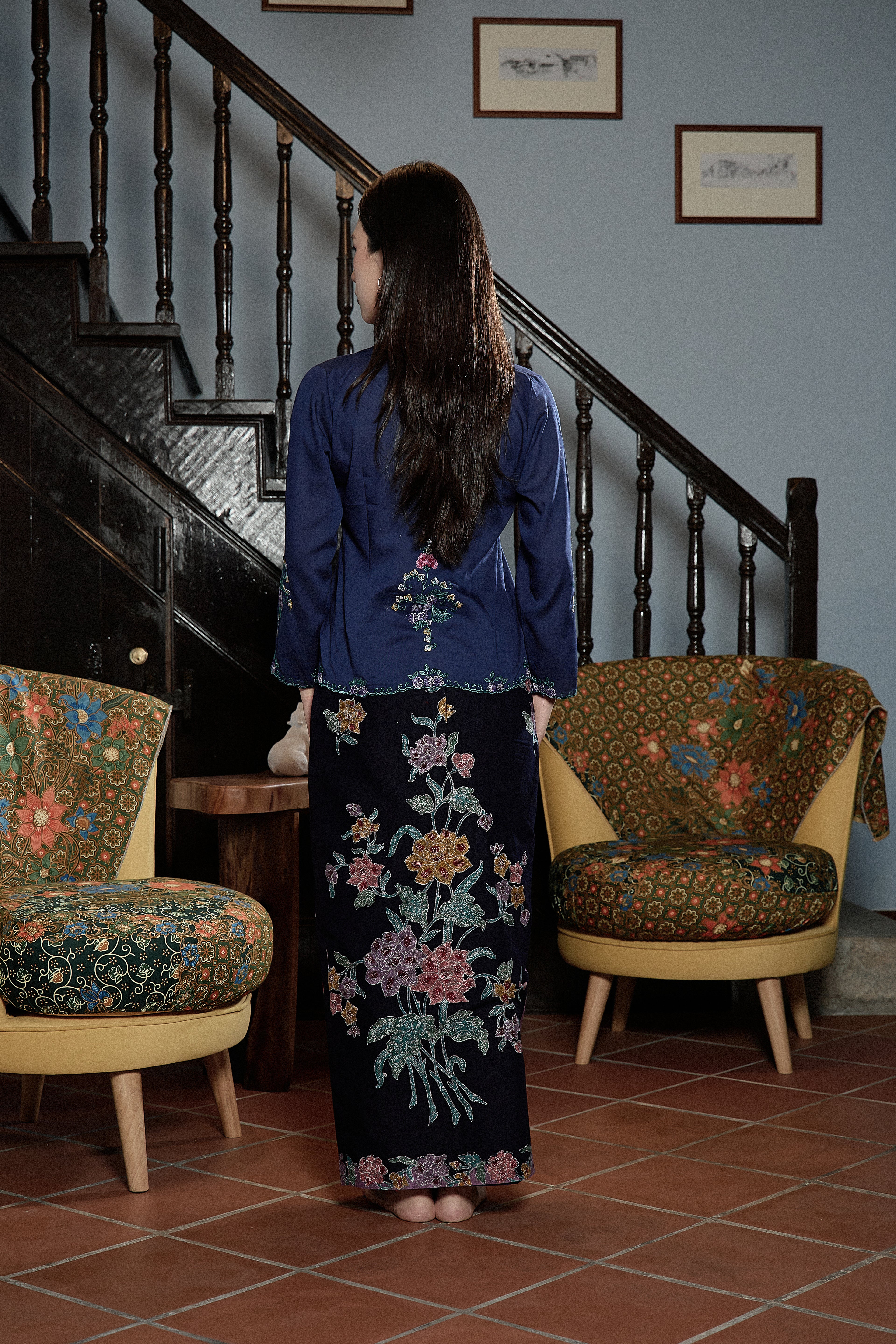 BATIK SKIRT SEMI-LUKIS IN DUSTY PURPLE