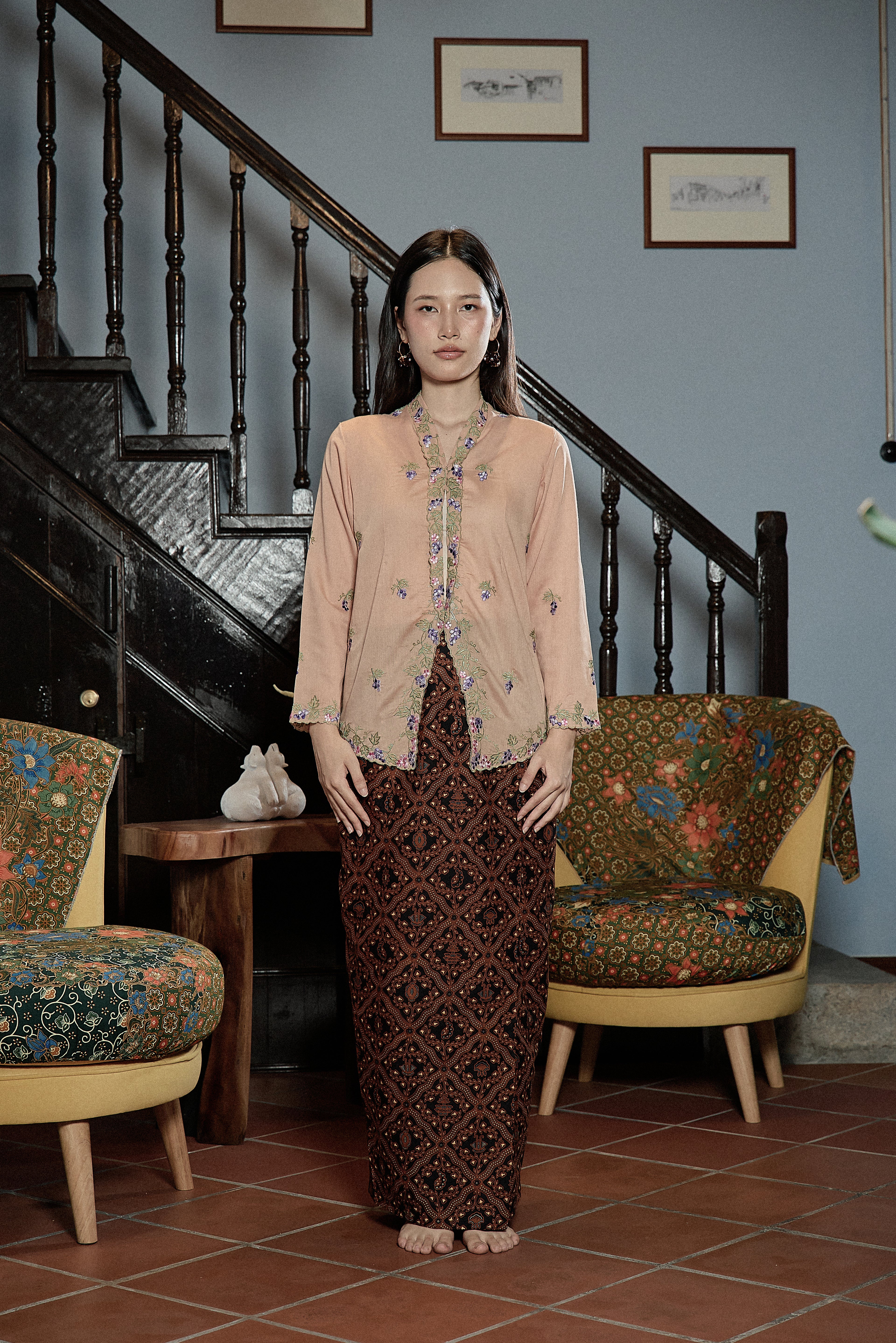 AZIZAH KEBAYA SULAM TOP IN SOFT PEACH