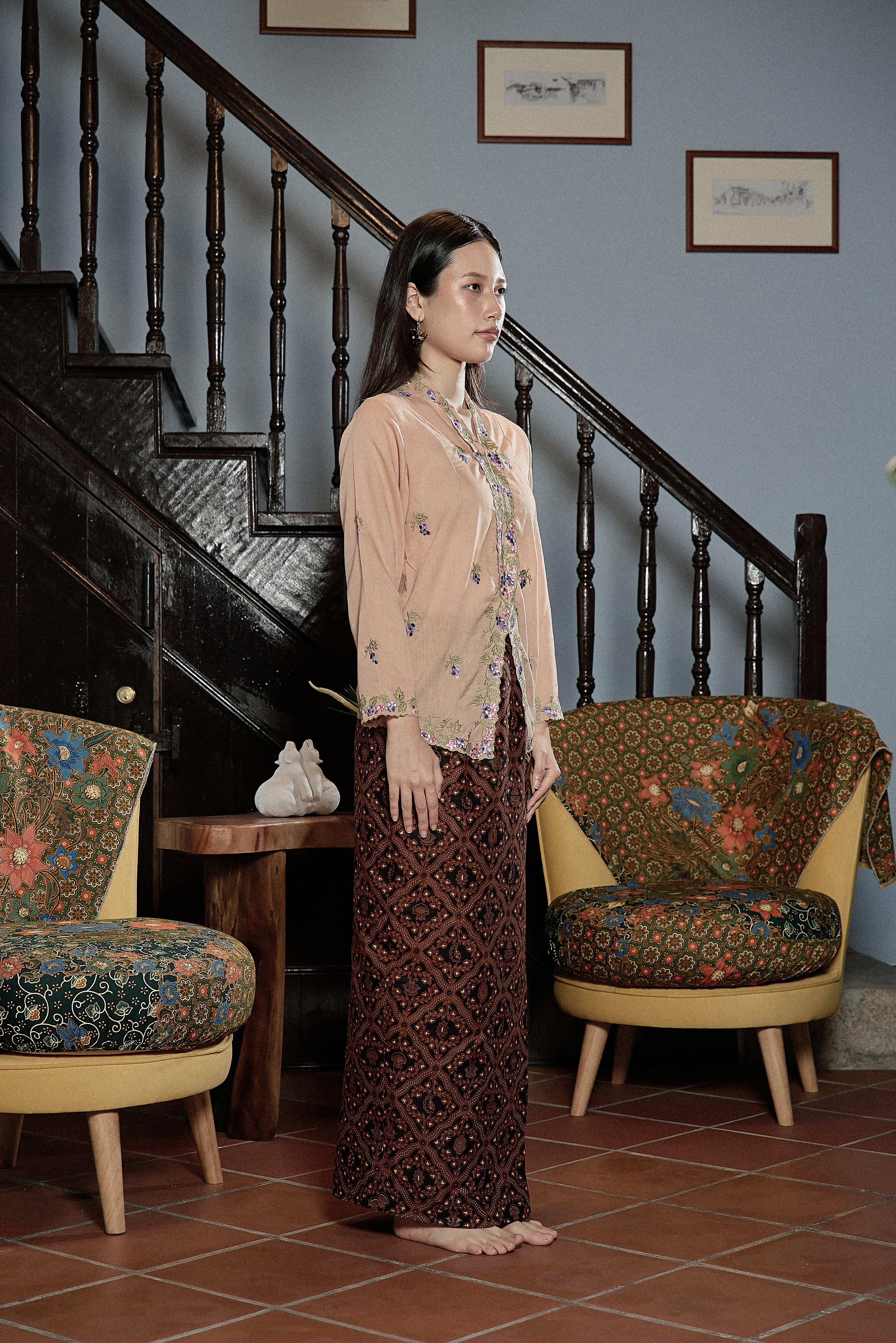 AZIZAH KEBAYA SULAM TOP IN SOFT PEACH
