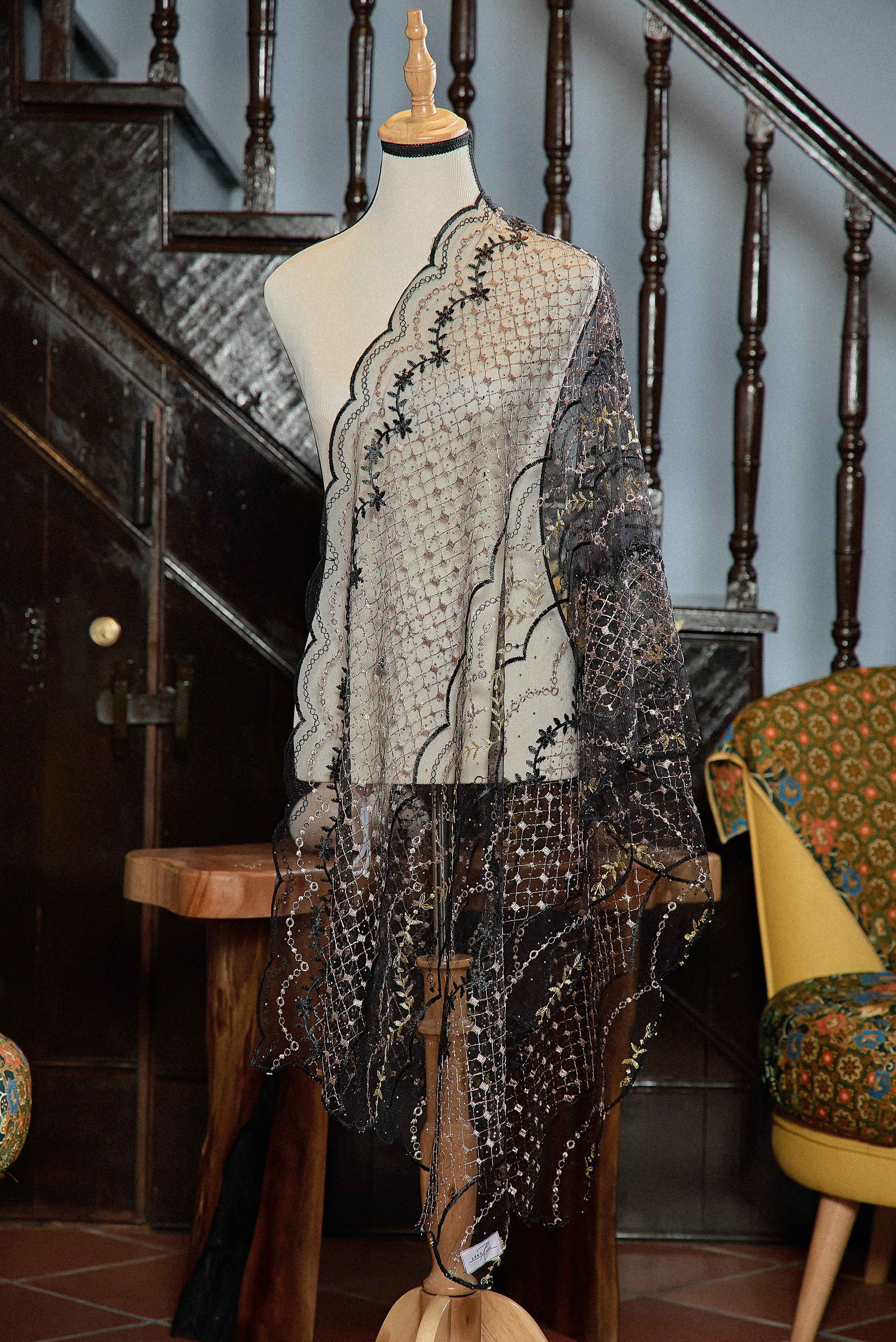 SELENDANG MAK INANG IN BLACK (2)