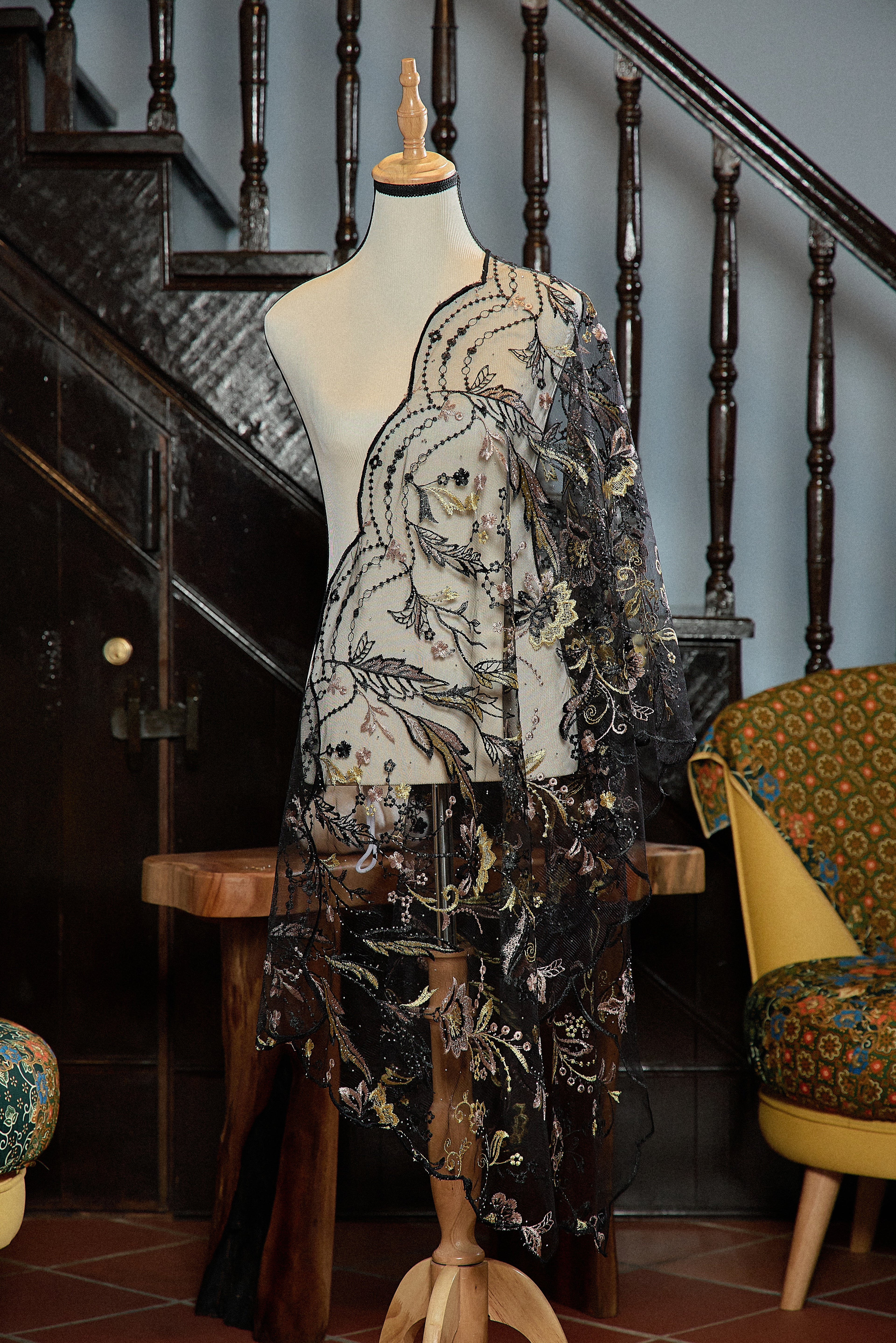 SELENDANG MAK INANG IN BLACK (1)