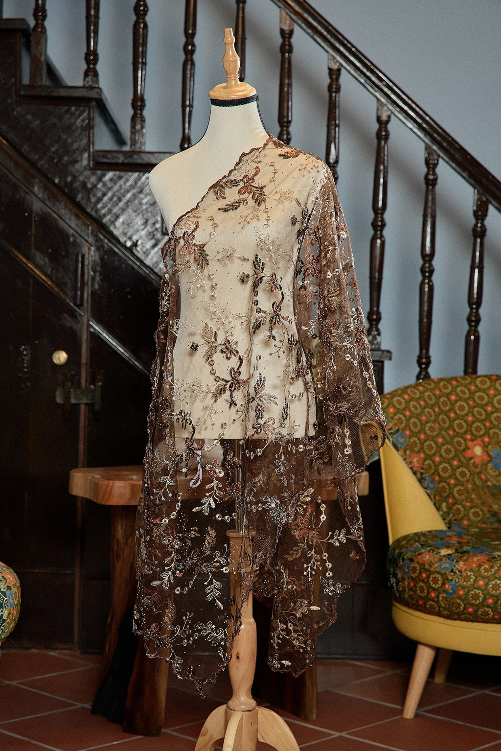 SELENDANG MAK INANG IN BROWN