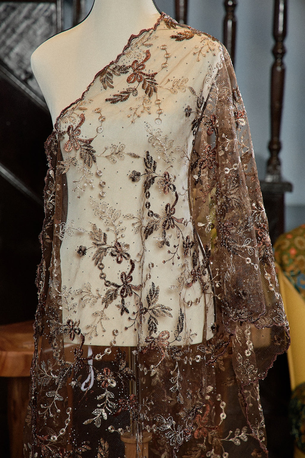 SELENDANG MAK INANG IN BROWN