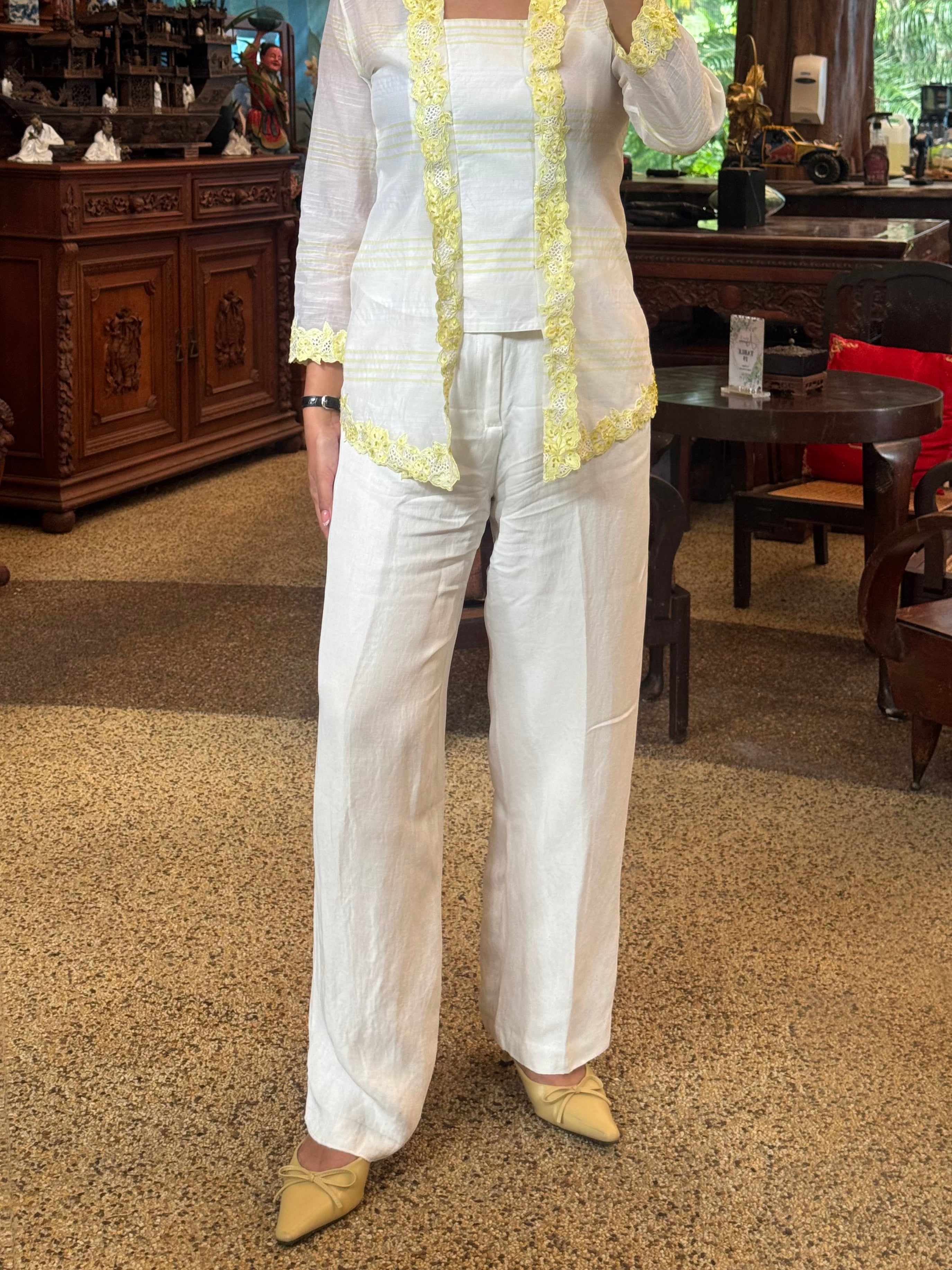 SURI KEBAYA KOTA BHARU TOP IN BUTTER YELLOW
