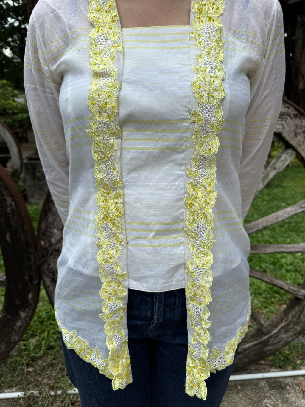SURI KEBAYA KOTA BHARU TOP IN BUTTER YELLOW