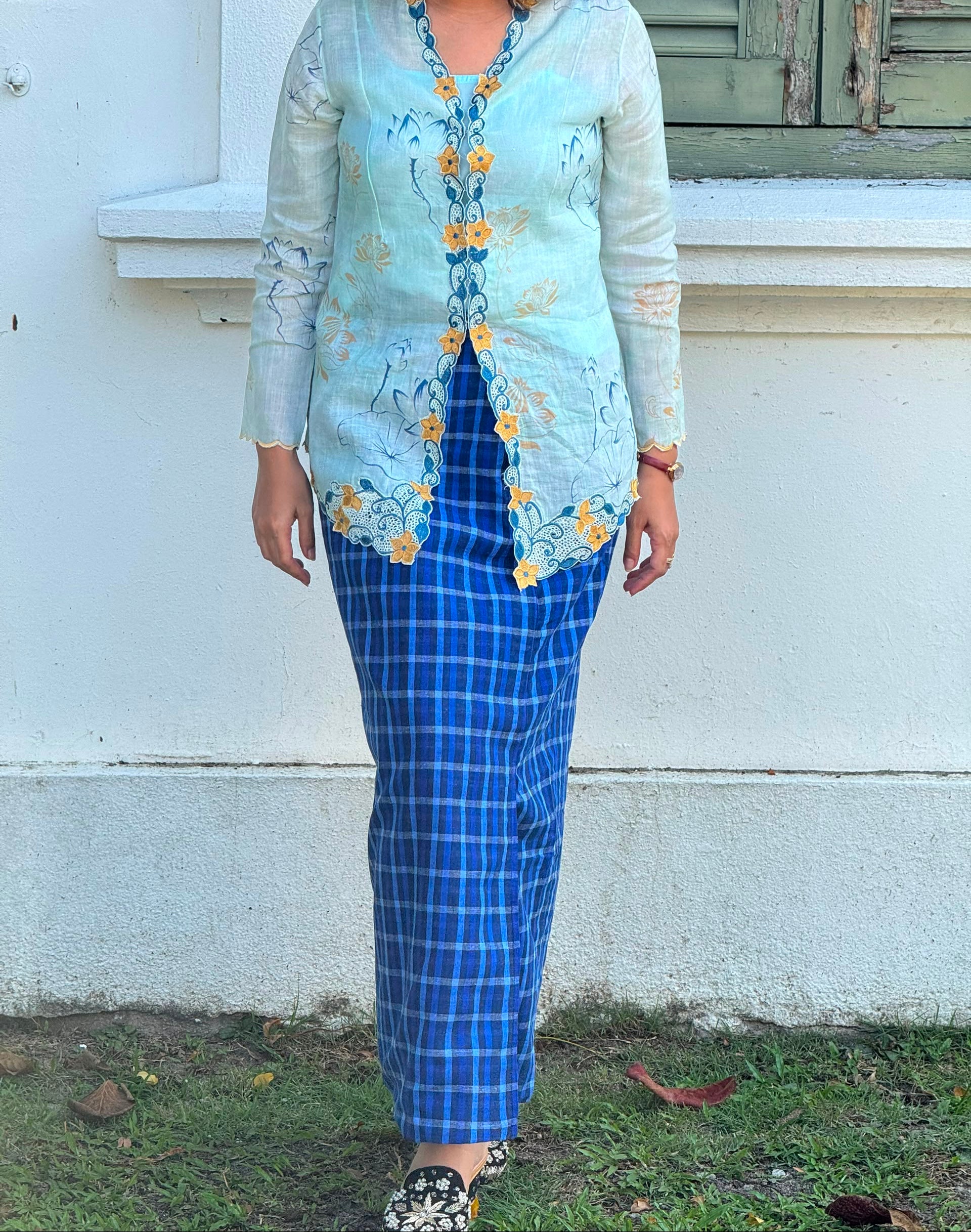 LINEN KEBAYA WITH PLAID SKIRT