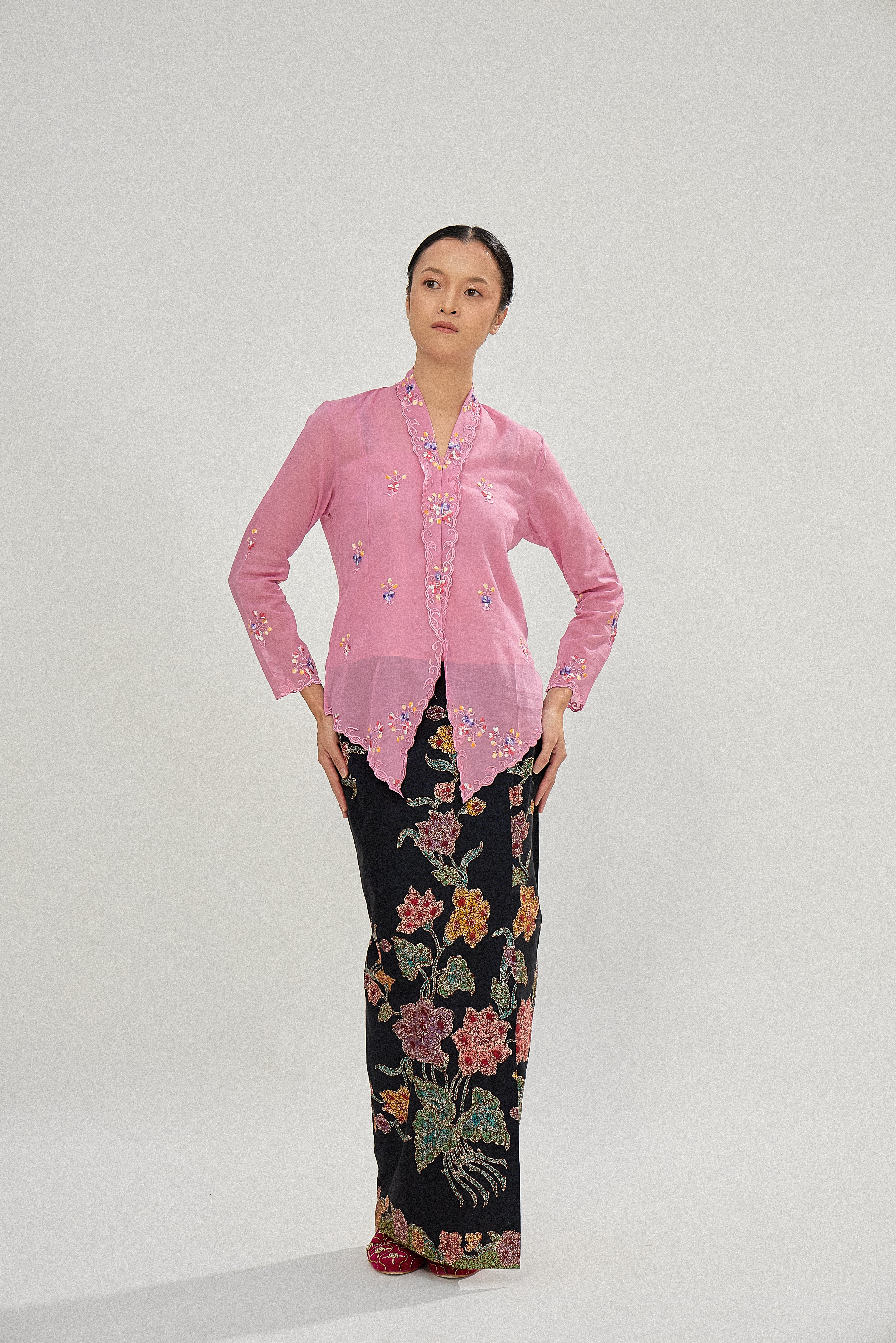 SEROJA KEBAYA TOP