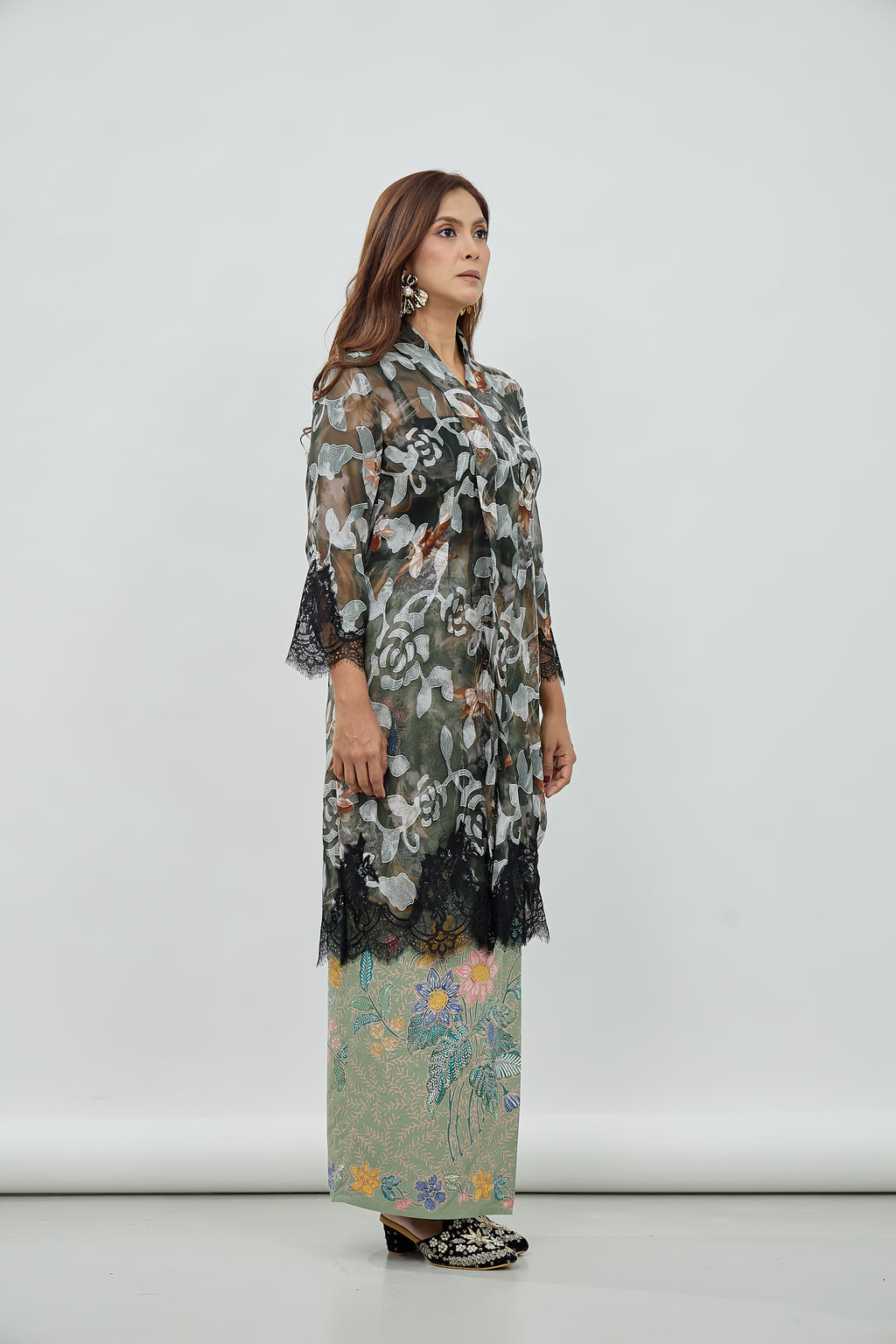 DANG ANUM KEBAYA TOP IN DEEP OLIVE