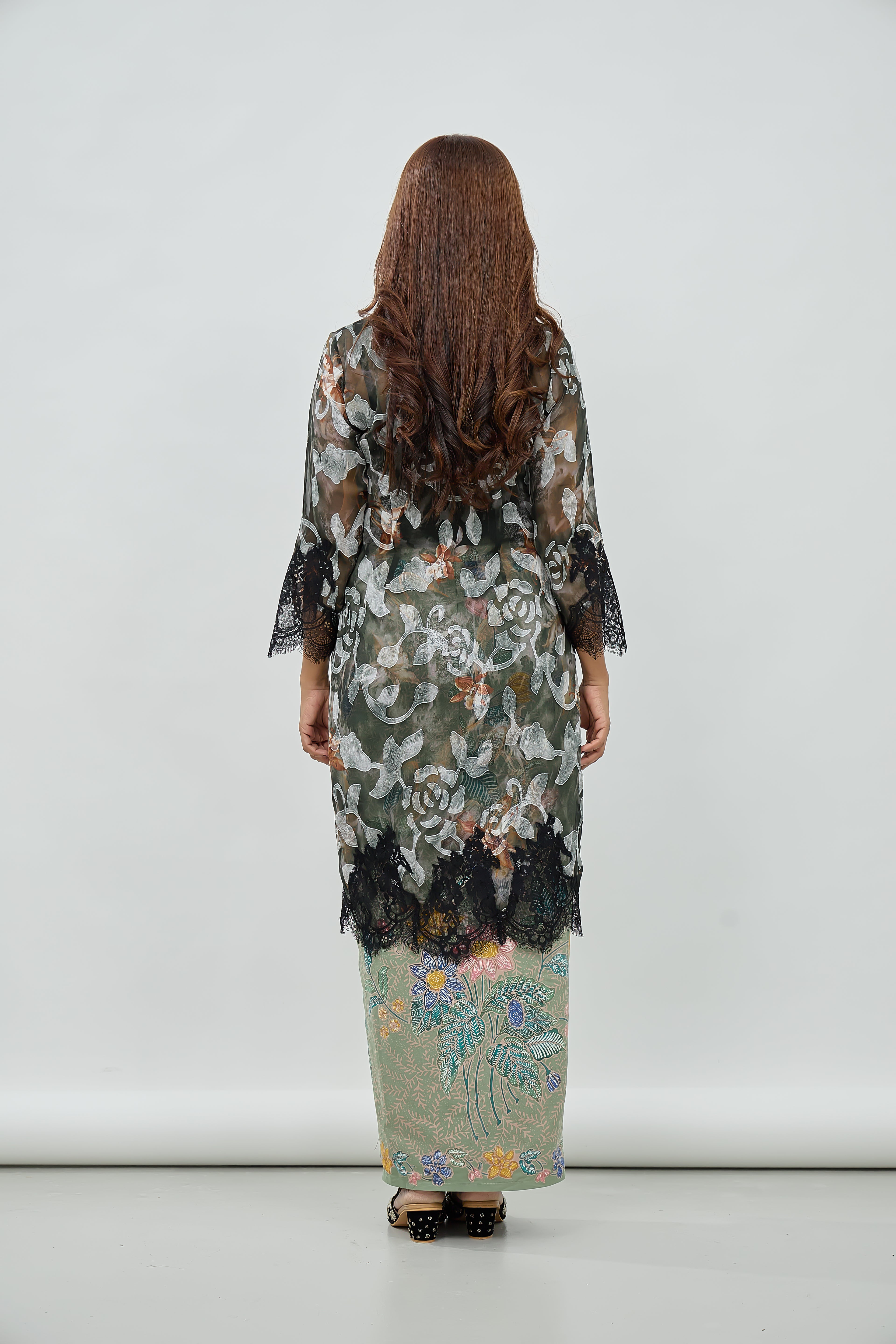 DANG ANUM KEBAYA TOP IN DEEP OLIVE