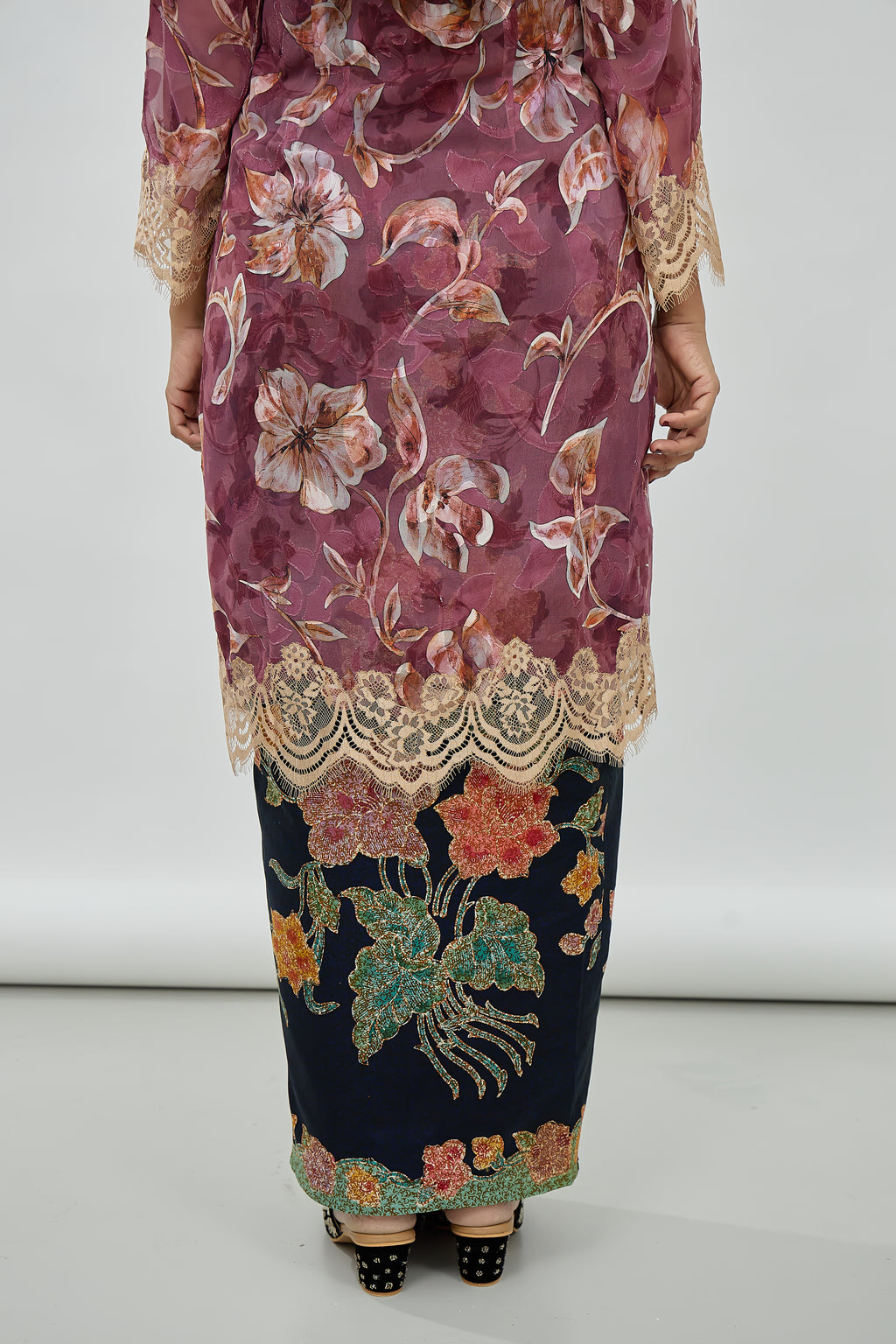 DANG ANUM KEBAYA TOP IN DUSTY PLUM
