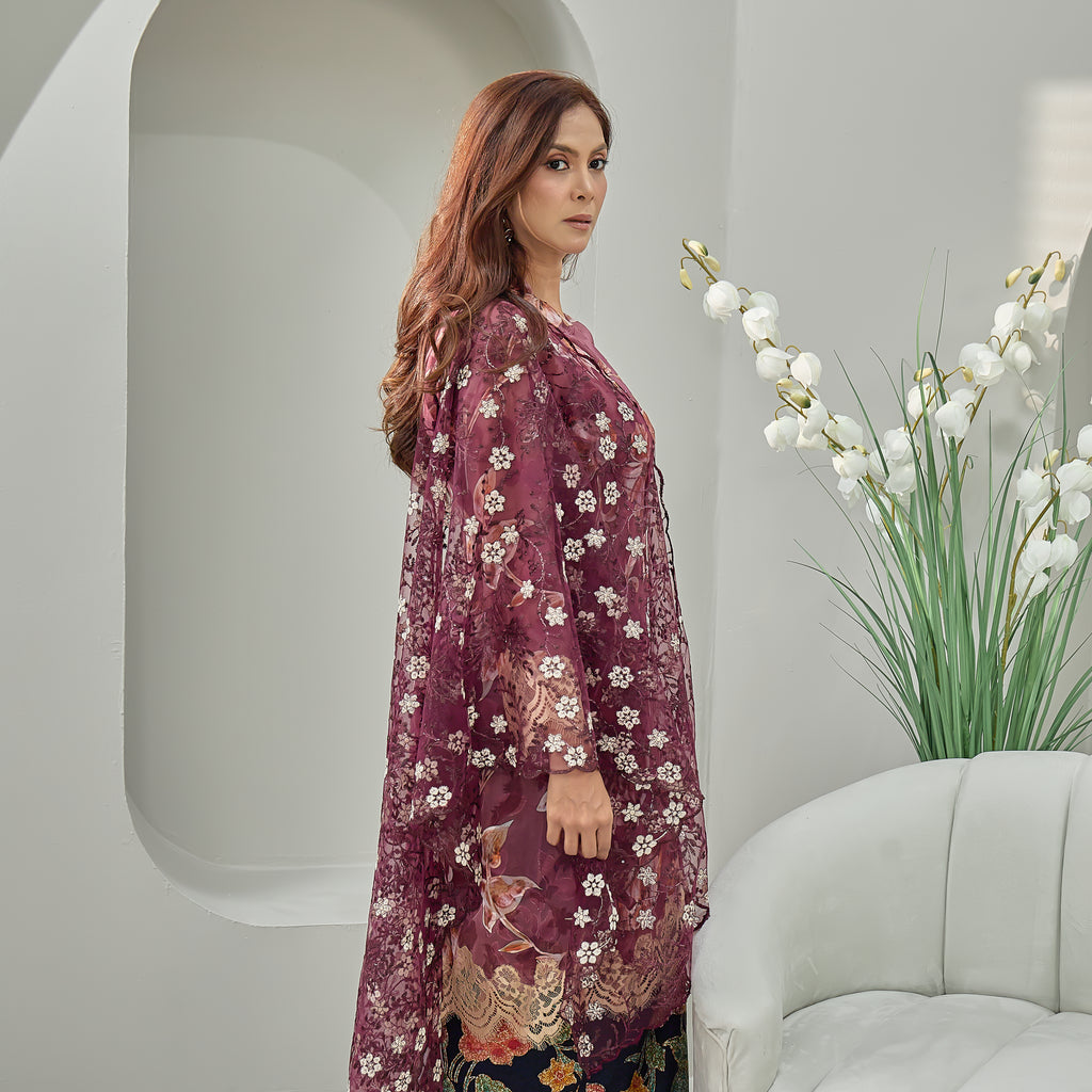 Selendang Mak Inang in Deep Plum