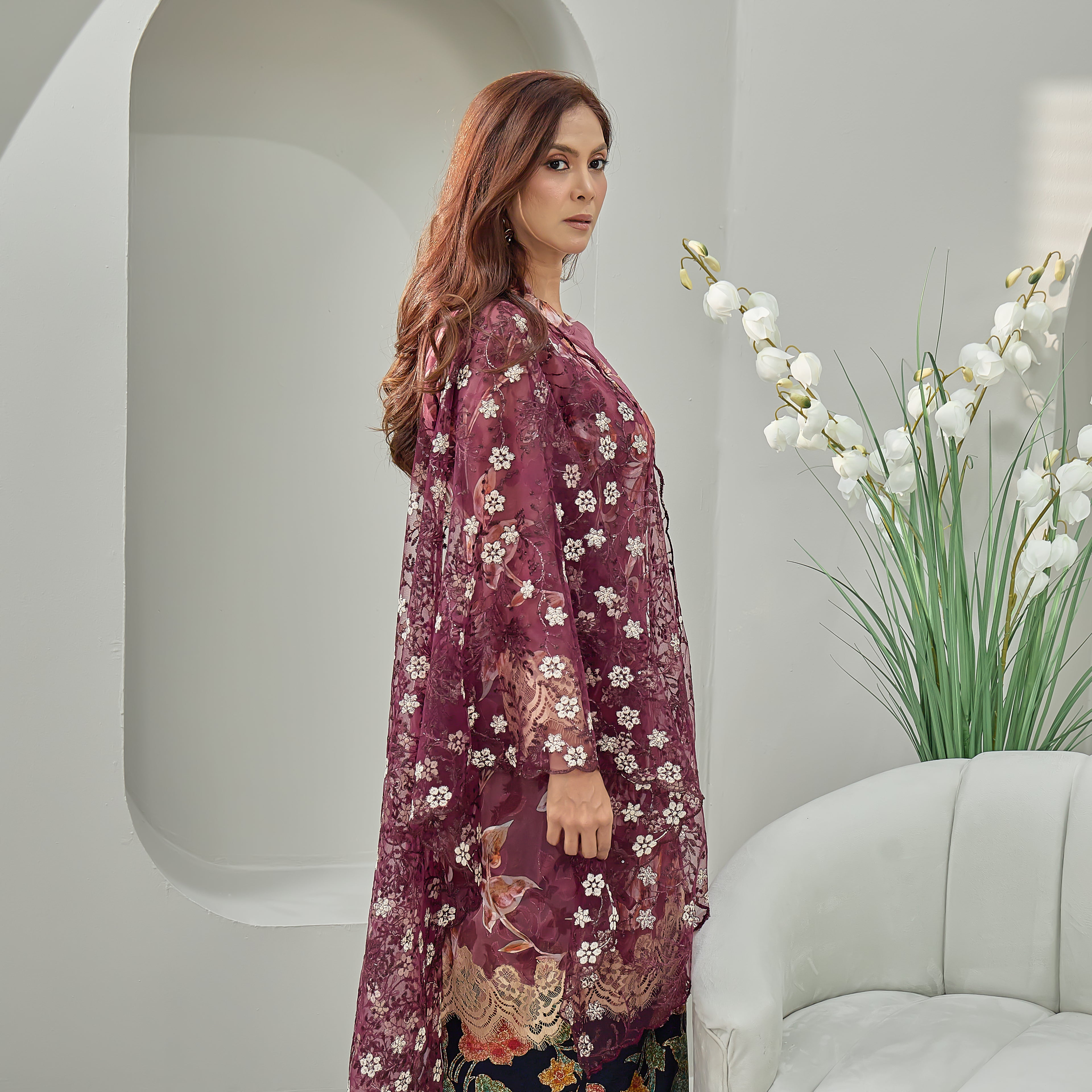 Selendang Mak Inang in Deep Plum
